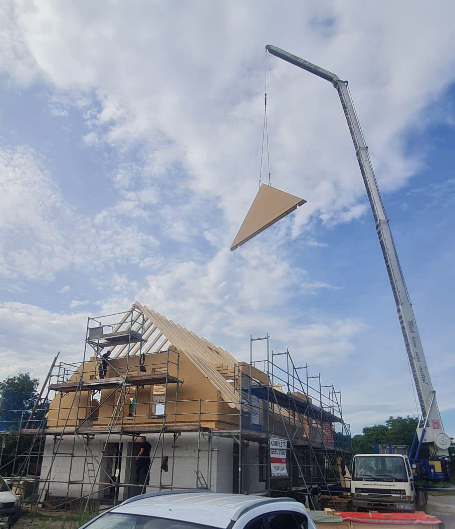 kranarbeiten-dacheindeckung-dachabu-zimmerei-flemming-002