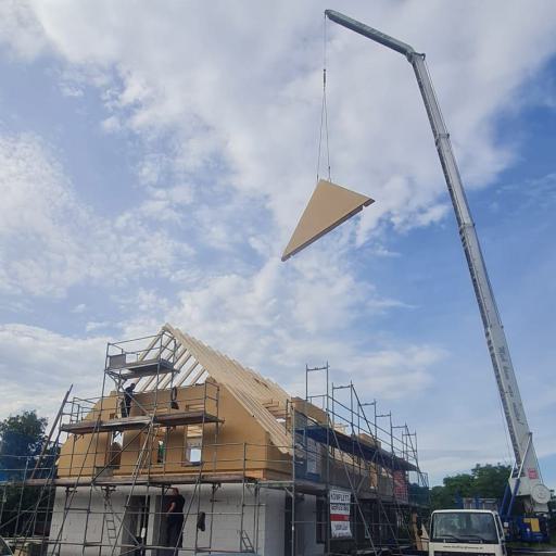 kranarbeiten-dacheindeckung-dachabu-zimmerei-flemming-002